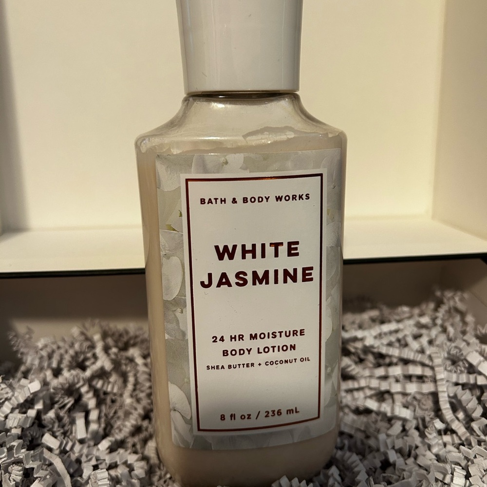Bath & Body Works White Jasmine 24-Hour Moisture Lotion